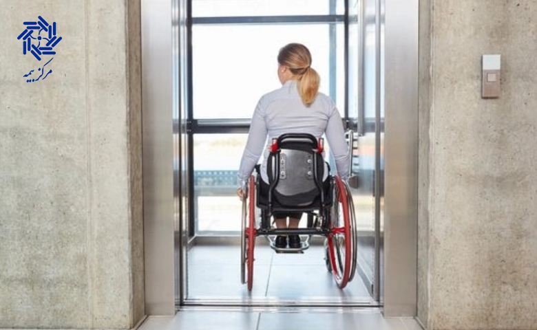 نصب آینه در آسانسور برای امنیت بیشتر،